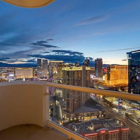 Balcony Full Strip View Suite Mgm Signature Free Valet ラスベガス エクステリア 写真