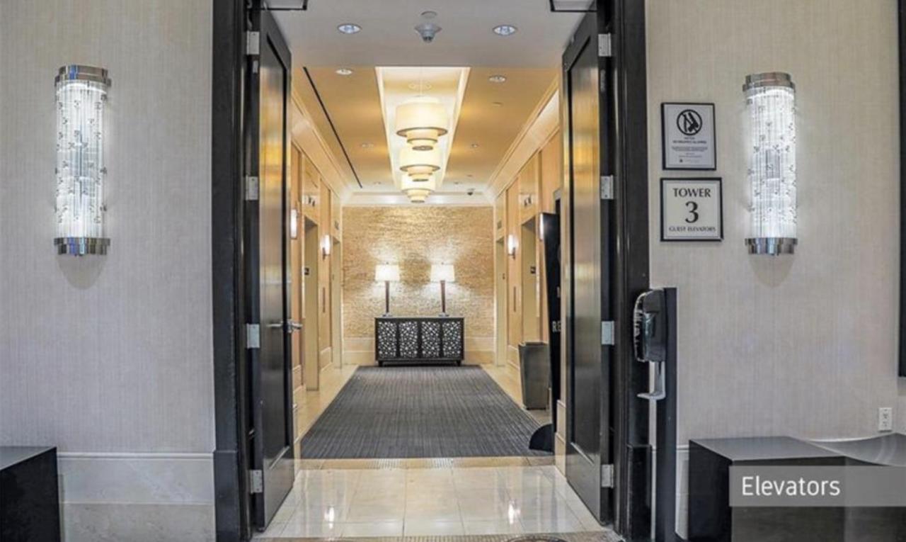 Balcony Full Strip View Suite Mgm Signature Free Valet ラスベガス エクステリア 写真