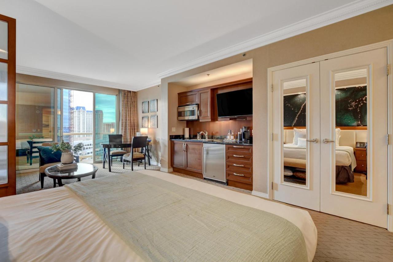 Balcony Full Strip View Suite Mgm Signature Free Valet ラスベガス エクステリア 写真