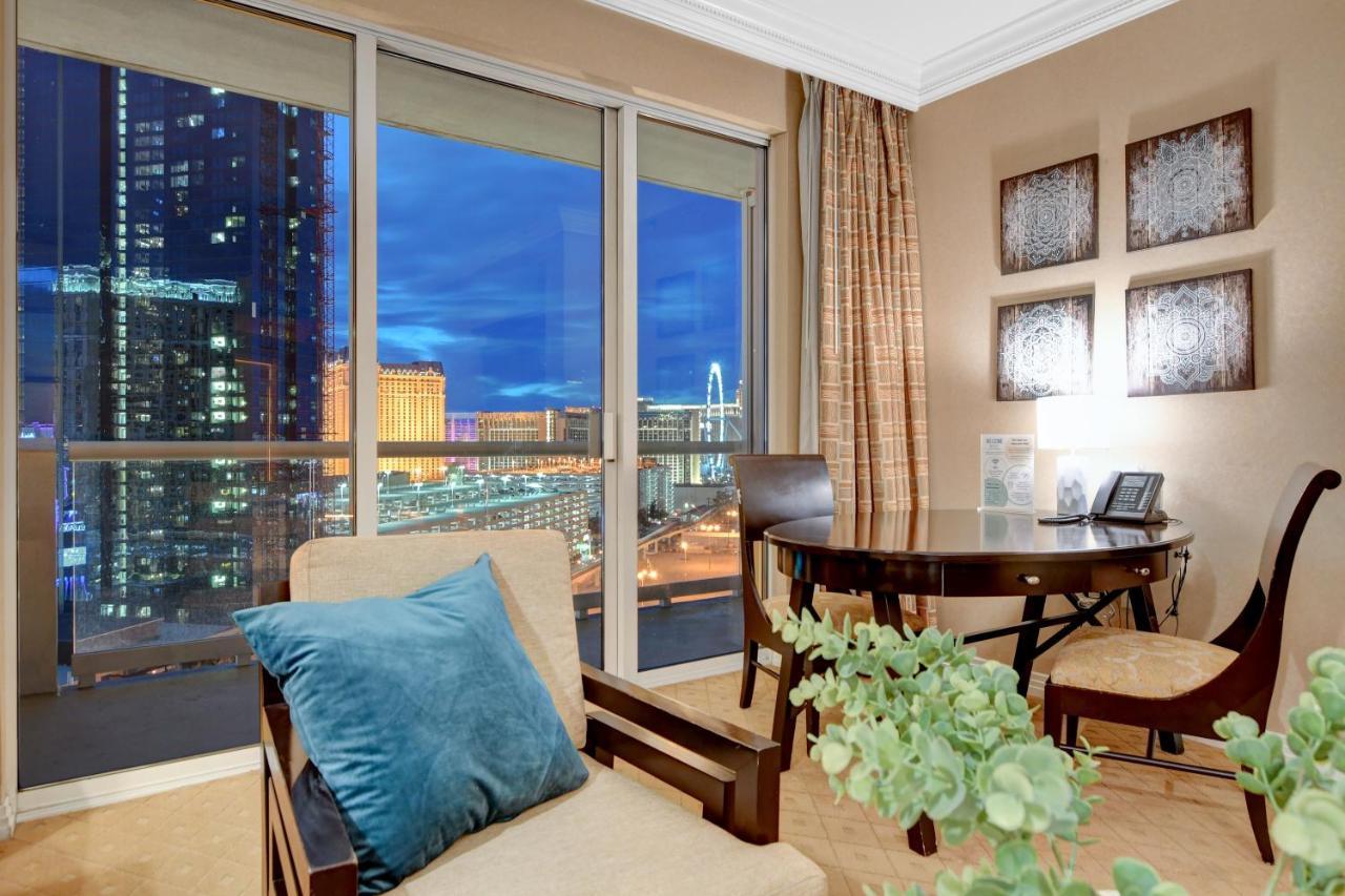 Balcony Full Strip View Suite Mgm Signature Free Valet ラスベガス エクステリア 写真