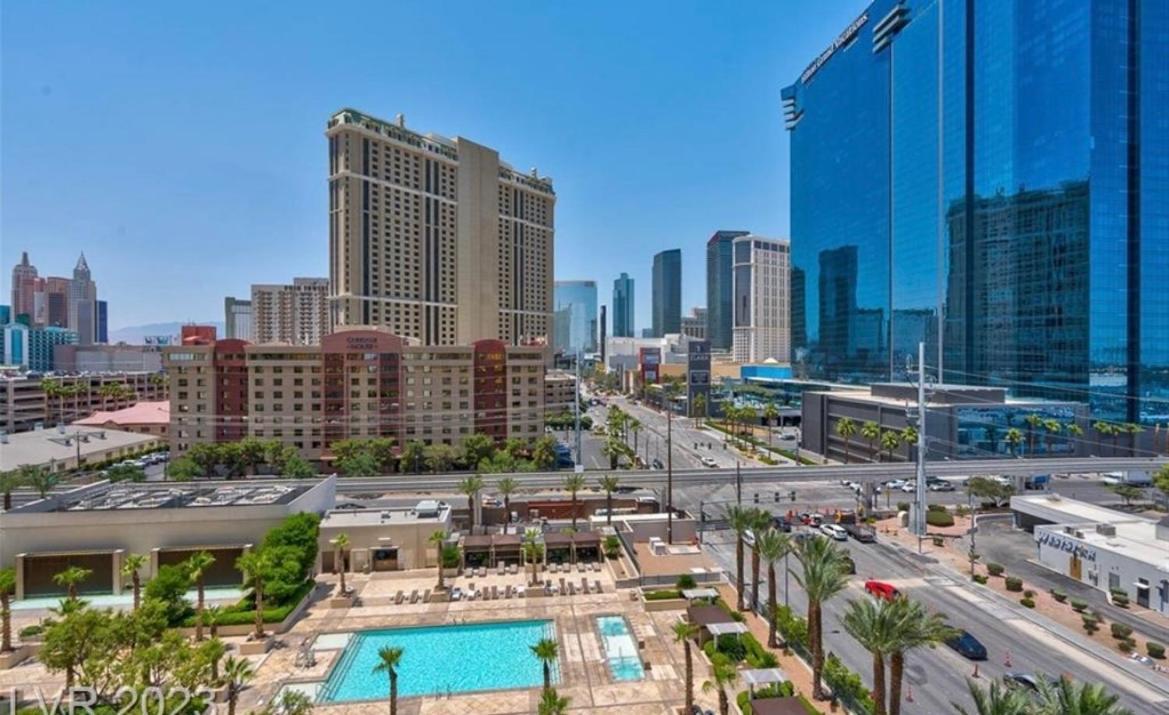 Balcony Full Strip View Suite Mgm Signature Free Valet ラスベガス エクステリア 写真