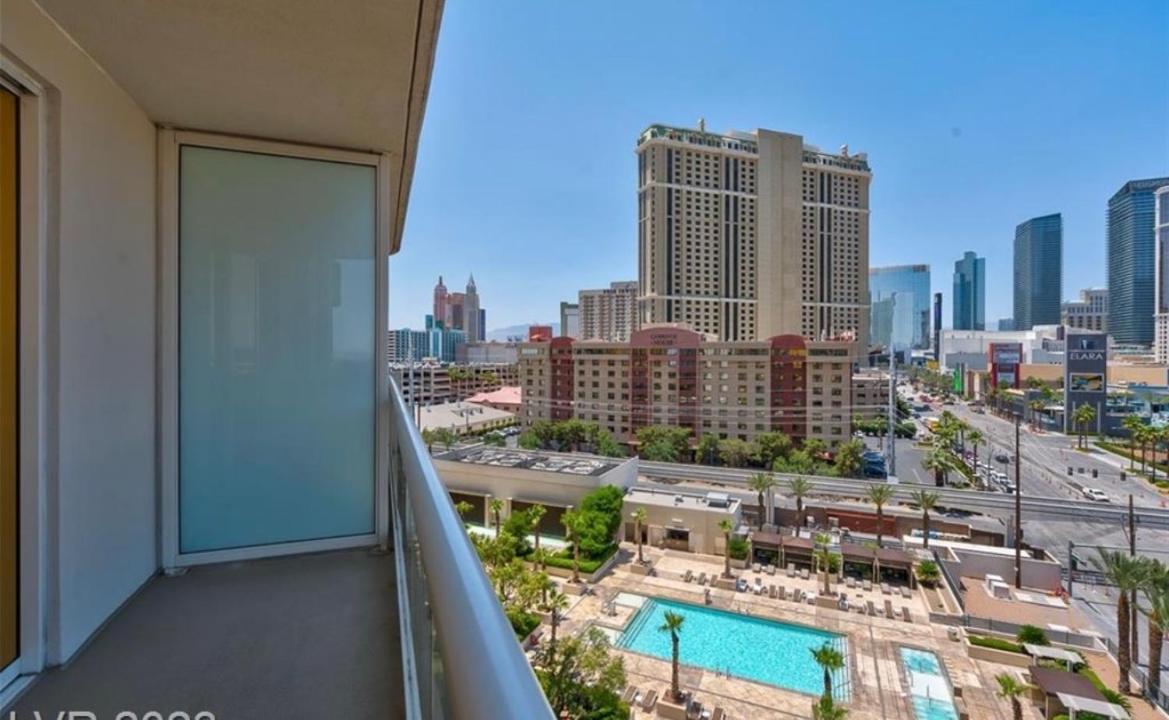 Balcony Full Strip View Suite Mgm Signature Free Valet ラスベガス エクステリア 写真